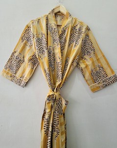 Bata Kimono de Algodón con Estampado Artesanal a Mano, Ecológica, Midi, Amarillo Mostaza, con Motivo de Tigre, Ropa de Estar Tradicional, Ajustable - Product Image 5