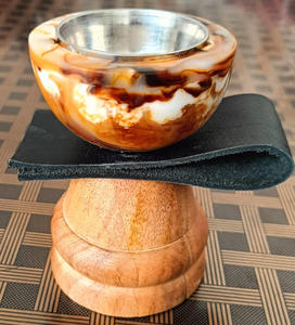 Quemador de Incienso de Madera de Sándalo Hecho a Mano con Incrustaciones de Mármol e Inserto Metálico, Uso Aromático para Todas las Estaciones - Product Image 1