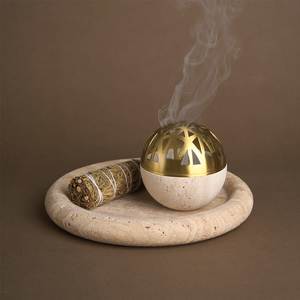 Nuevos conos de incienso con aroma a lavanda y soporte de incienso de metal dorado para una aromaterapia relajante en venta. - Product Image 5