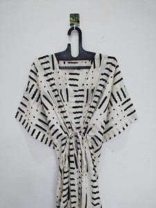 Robe Kaftan Vintage pour Femme, Imprimé Floral Jungle, Dentelle, Col en V, Manches 3/4, Longueur Genou, Coupe A-Line, Oversize, 100% Coton, Style Bohème Plage - Product Image 3