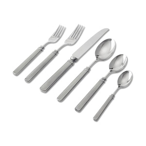 Achetez de la vaisselle sur un ensemble de couverts en acier inoxydable argenté fait à la main pour restaurant, fête de mariage et hôtel - Product Image 1