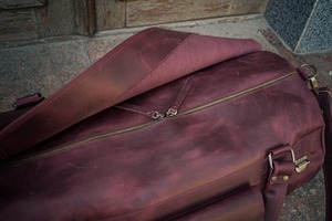 กระเป๋าเดินทางหนังแท้จากโรงงาน รุ่น Retro Duffle Weekender ขนาดใหญ่ จุของได้เยอะ ใช้เป็นกระเป๋าถือขึ้นเครื่องได้ ตะเข็บเย็บอย่างทนทาน ซิปคุณภาพดี - Product Image 4
