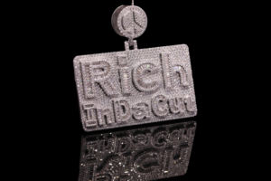 จี้รูปไอคอนฮิปฮอปสตรีทบลิงไอซ์ ซีซี รอยัล - Product Image 2