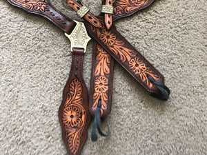 Serre-tête et plastron en cuir véritable pour chevaux Western Horse avec clous pour chevaux utilisés en Inde Prix de gros - Product Image 2