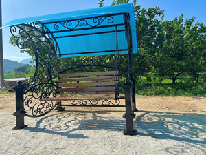 Chaise suspendue de luxe en fer forgé pour jardin, patio et extérieur, ensemble de balançoire en métal robuste avec un design de siège confortable et classique - Product Image 5