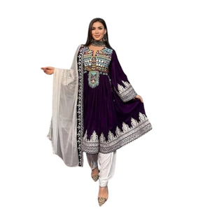 Robes afghanes Kuchi richement brodées avec dentelle afghane antique, magnifiques patchs antiques, robes afghanes Kuchi. - Product Image 1