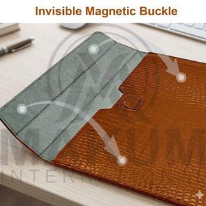 Housse pour ordinateur portable en cuir texturé crocodile marron pour ordinateurs portables de 13 à 15 pouces - Product Image 4