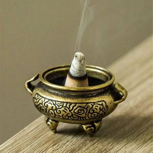 ดุมบูชาทองเหลืองขัดเงาด้วยมือ พร้อมด้ามจับ สำหรับวัด หัตถกรรมฮาวาน ผู้ส่งออกสินค้าขายส่งสำหรับร้านอาหาร โรงแรม ของตกแต่งบ้าน - Product Image 1