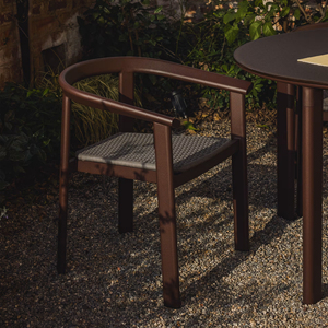 Silla de Jardín de Ratán Contemporánea con Patas Cónicas, Muebles de Exterior con Cómodo Cojín de Espuma - Product Image 6