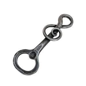 Abridor de botellas de hierro con acabado en polvo negro mate de aspecto elegante, ideal como regalo o recuerdo, para tapones de vino. - Product Image 5