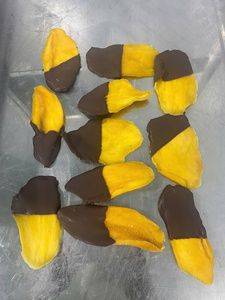 Mango Seco Bañado en Chocolate con Delicioso Sabor a Chocolate, Delicia Tropical Dulce, Mango Bañado en Chocolate - Product Image 4