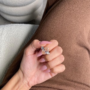 Anillo de Compromiso de Oro Sólido de 18K con Baño de Rodio, Certificado IGI, con Cristal, Corte Ovalado, Engaste de Garras, Estilo Floral, para Mujer, ZAYRO EXPORT - Product Image 2
