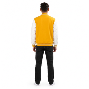 Chaqueta Varsity para Hombre en Color Amarillo con Bloques de Color, Mangas Blancas, Cuello Alto, Cierre de Botones, Estilo Deportivo Casual - Product Image 3
