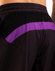 Shorts de sport pour homme, noir et violet, à blocs de couleur, taille mi-haute, élastique, séchage rapide, style Bermuda - Product Image 3
