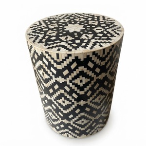 Mesa Auxiliar Redonda Hecha a Mano con Incrustaciones de Hueso y Patrón Geométrico de Diamantes, Mesa de Noche Verde Esmeralda Personalizada, Artesanía India - Product Image 3