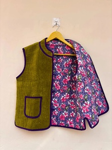 Gilet court en velours de coton Suzani brodé et perlé, veste d'été bohème, style vintage indien, chic hippie, respirant, motif floral - Product Image 4