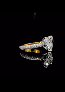 Bague de Fiançailles et d'Éternité de Luxe pour Mariée, en Argent Sterling 925, Moissanite Radiante Taille Cœur 3 carats, Collection Boutique de Mode - Product Image 4