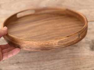 Plateaux de service ronds en bois de noyer brun rustique, personnalisables, grandes et petites tailles, avec poignées, naturels, pour la vente en gros - Product Image 5