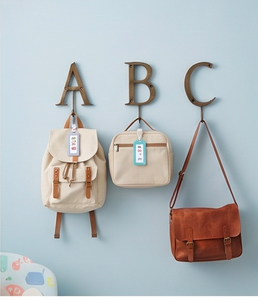 Ganchos de pared de metal estilo vintage con letras A B C, resistentes al óxido, para organizar la ropa y para decoración. - Product Image 4