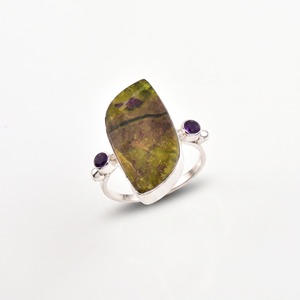 Bague en Opale Verte et Amétrine, Argentée, avec Pierres Allongées et Accents Violets, Sertie en Sceau, Bijou Tendance pour Femme, Style Bohème, Idéale pour les Fêtes - Product Image 1