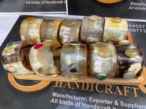 Brazaletes de Cuerno Redondos, Cuerno de Búfalo Natural Pulido, Artículo de Colección Artístico - Product Image 5