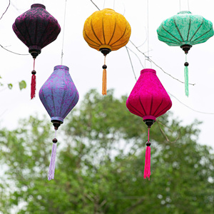 Supplier Tube Shape Silk Lanterns Vietnam Bamboo Frame Silk Lanterns Decorative Silk Lanterns For Restaurant - Product Image 4