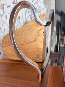 เหยือกโลหะดีไซน์สวยงามพร้อมฝาปิด สำหรับใช้ในครัวเรือน ทำด้วยมือ 100% เหยือกสแตนเลสคุณภาพสูงสำหรับใส่น้ำดื่ม มีจำหน่าย - Product Image 5