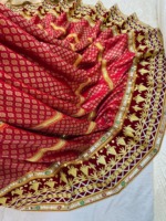 Robe de soirée bohème longue en velours rouge brodée d'inspiration afghane avec manches lanternes et perles