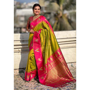 Sari Tradicional Surindio Verde de Seda Suave con Bordado Zari y Contraste de Tilak, Ropa India y Pakistaní de la Marca Elite Weaves - Product Image 5