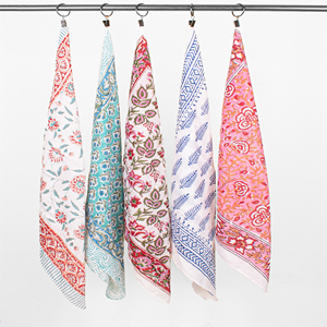 Pañuelo/bandana ecológico de primera calidad, accesorio de moda con estampado a bloques de primera calidad. - Product Image 4