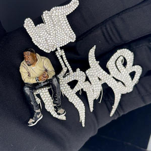 Pendentif en diamant Hiphop personnalisé personnalisé Hommes 3D assis sur un nom Pendentif en diamant 3D de grande taille avec détails en émail - Product Image 2