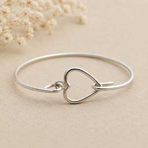 Heart Shape Silver Plated Cuff <b>Bracelet</b> Romantic Open Design Unisex Adjustable Alloy Bangle Jewelry Gift - Product Image 1