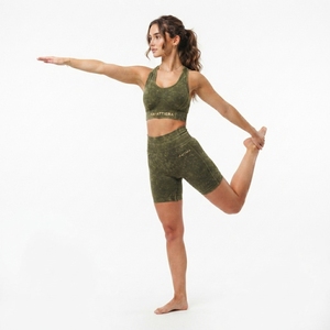 Conjunto Deportivo para Mujer, Color Verde Oliva, Lavado Ácido, Top Deportivo y Pantalones Cortos de Cintura Alta, para Gimnasio, Yoga y Entrenamiento - Product Image 1
