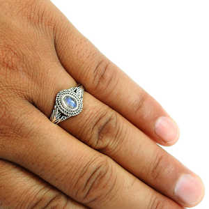 Anillo de piedra lunar arcoíris de diseño único, plata de ley 925, joyería fina, cristal curativo, anillo bohemio para regalo - Product Image 2