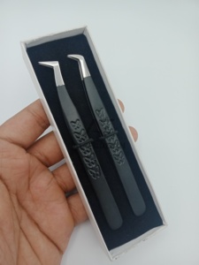 Pinzas para Extensión de Pestañas Color Negro Mate, Agarre Tipo Mariposa, Volumen Ruso, 65, 75, 90 Grados, Pinzas para Pestañas con Logotipo Personalizado - Product Image 2