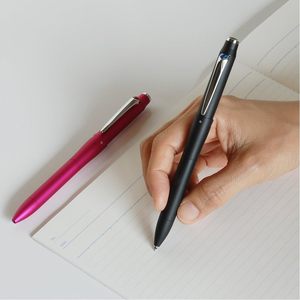 Stylo multifonction GANRAKU Mitsubishi Jetstream Prime 3&1, stylo gel exécutif japonais haut de gamme, encre dorée/bleue 0,5 mm - Product Image 4