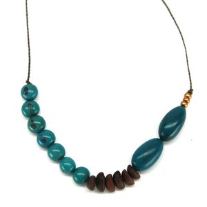 Collier en résine artisanal élégant pour femmes, accessoire de mode en cristal - Product Image 6