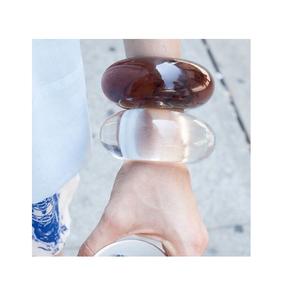 Brazalete de resina acrílica transparente estilo antiguo para mujer, ideal para fiestas y bodas, de alta calidad, para regalo. - Product Image 1