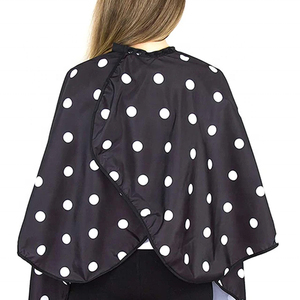 RAMAFHH MEDAX R&M-BC-51 Cape de coiffure noire à pois blancs, manches longues, résistante à l'eau, confortable et personnalisable - Product Image 3
