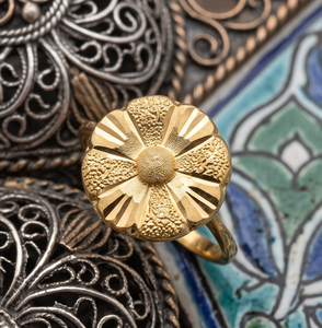 DIVYORO SUNBURST FLORAL แหวนผู้หญิงคลาสสิกชุบทอง 22k - Product Image 4