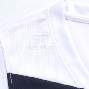 Uniforme de baloncesto hecho 100% de poliéster con diseño de logotipo personalizado, uniforme de baloncesto para hombre hecho en Pakistán - Product Image 4