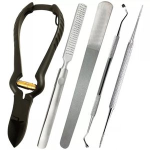 Ensemble de 5 instruments de podologie en acier inoxydable multicolores, comprenant des pinces à ongles et des limes à ongles, de qualité supérieure. - Product Image 1