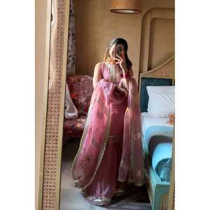 Ensemble de costume pour femmes de designer avec séquence de broderie et travail en miroir - Product Image 4