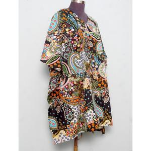 Robe Kaftan Courte Moulante en Coton Écologique Fait Main à Col en V Motif Floral Indien pour Mamans - Tenue de Plage, Vêtement de Nuit Décontracté - Product Image 4