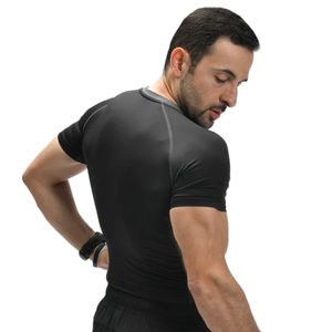 T-shirt de compression gris personnalisé pour homme, ultra-ajusté, effet seconde peau, séchage rapide, 75 % polyester, 25 % élasthanne, haut de sport pour entraînement en salle de sport, OEM - Product Image 2