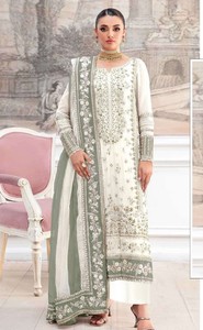 Conjunto de Kurti Royal Crunchy Silk con Bordado y Dupatta de Encaje |   Ropa Étnica Premium con Bordado Khatli - Product Image 4