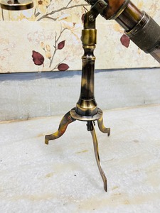 Telescopio antiguo de latón de alta calidad con soporte de latón y acabado de cuero alrededor del tubo en venta por exportadores. - Product Image 4