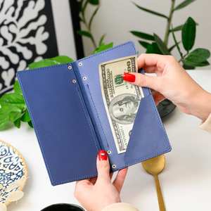 Tarjetero Clásico de Cuero Genuino Hecho a Mano de Lujo al por Mayor, con Logotipo Personalizado, Ligero y Resistente al Agua para Restaurantes y Hoteles - Product Image 6