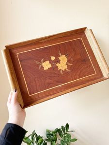 Plateau de service rectangulaire en bois massif, design minimaliste, fait main, poli, durable, pour café et plantes. - Product Image 5