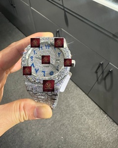 Montre automatique unisexe de luxe Shreeji Jewels en acier inoxydable 42 mm, affichage analogique de la date, verre saphir, haute qualité, résistante à l'eau - Product Image 2